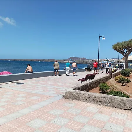 With Terrace In Santa Cruz De Tenerife Shared Pool 公寓